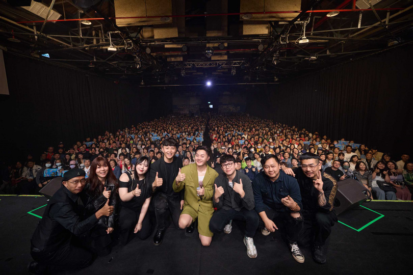 許富凱感謝粉絲們風雨無阻前來觀看演出。(圖/何樂音樂X寬宏藝術提供)