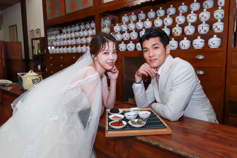 蘇晏霈自豪已是婚紗達人。(圖/民視)