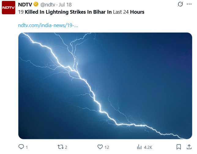 雷擊與雷暴在印度季風期頻繁發生，專家提醒避免停留於空曠區域。（圖／翻攝自X）