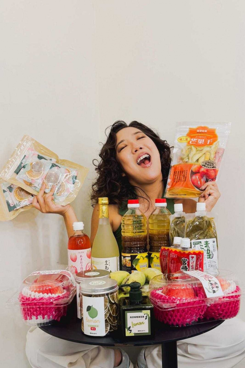 李竺芯近期出席的活動都以幫助農民農產品銷售,經紀人笑她快成為農產品推廣大使了。(圖/宸熙娛樂提供)