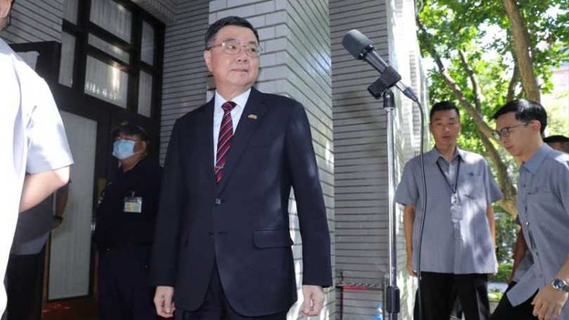 行政院長卓榮泰（圖）推稱手續繁雜，要拿普發萬元現金再等等。（圖／周志龍攝）