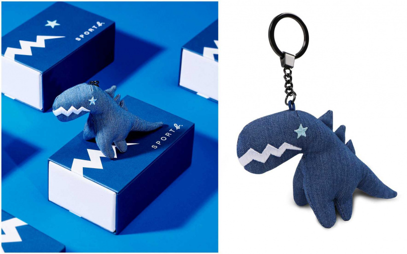 要怎麼獲得它?即日起只要於官方網站或門市單筆消費滿額8,000元,即可享800元加購“SPORT b. 丹寧恐龍造型悠遊卡”。(圖/品牌提供)