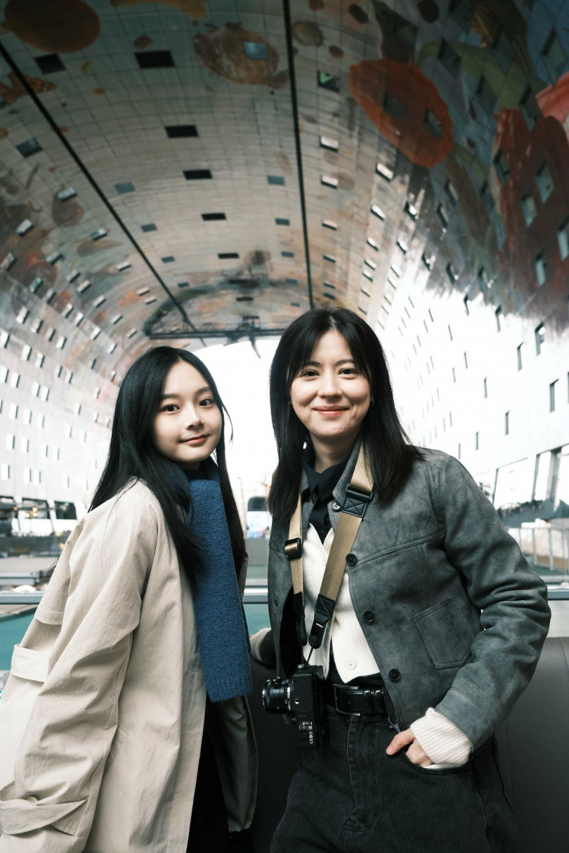 邵奕玫與林予晞趁著參加鹿特丹影展空檔觀光。。（圖／本萃電影提供）