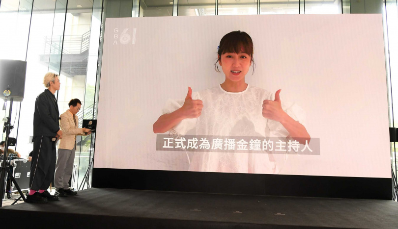 節目主叫搭檔瑪麗,特別以VCR祝福歐馬克。(圖/ 三立提供)