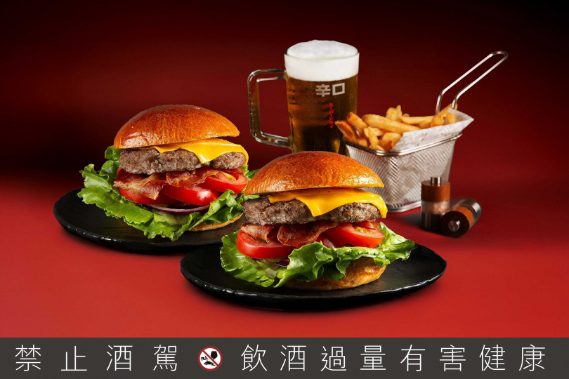 活動期間於Lobby Lounge點購「經典牛肉培根切達起司漢堡」含薯條，每份600元+10%，即免費招待同款漢堡乙顆。（圖／台北萬豪酒店提供）