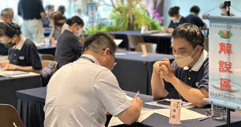 中信金控舉行造血幹細胞捐贈驗血建檔活動，中信金控同仁發揮同事愛，讓血癌病人有更多機會找到相符的造血幹細胞，增加患者骨髓配對機會。（圖／中信金控提供）