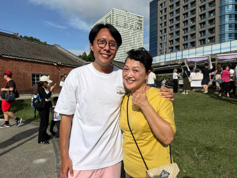 張啟樂的媽媽特地來台支持「好友港節」。（圖／好友港節提供）