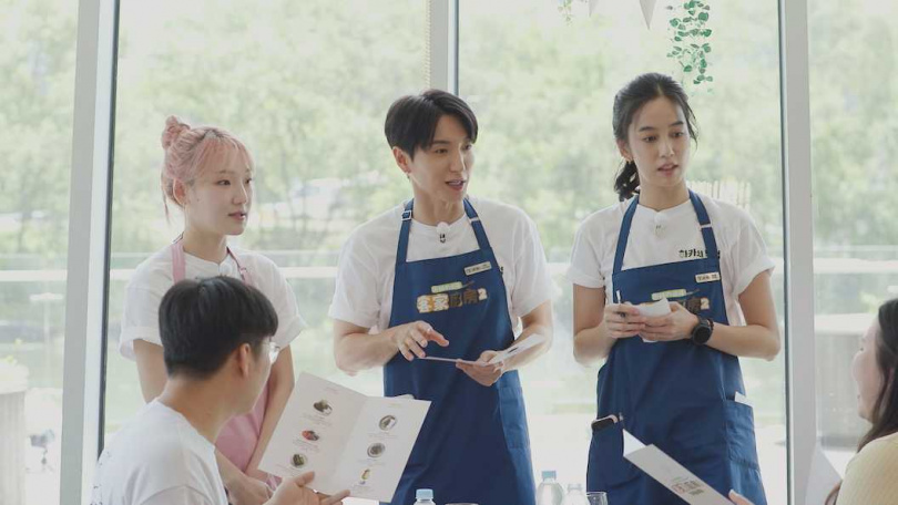 本集外場戰況同樣火花四射,更上演「搶客人大戰」。(圖/客家電視台提供)