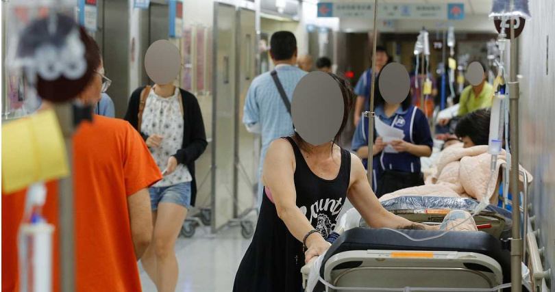 民眾治療意外、疾病過程中，使用自費、高價位的醫材、手術等，可能涉及到「必要性醫療」範疇而衍生部分實支實付健康險的拒賠爭議（圖／報系資料照）