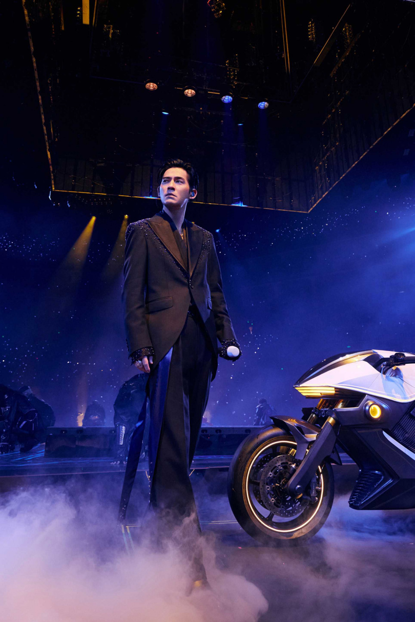 周渝民以劇中劇的方式將音樂舞蹈融入。(圖/相信音樂提供)