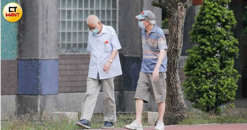 超高齡社會來襲,長輩如何補充「好的蛋白質」避免營養不足衍生問題,是一件重要的課題。圖非指涉特定當事人。(示意圖/黃耀徵攝)