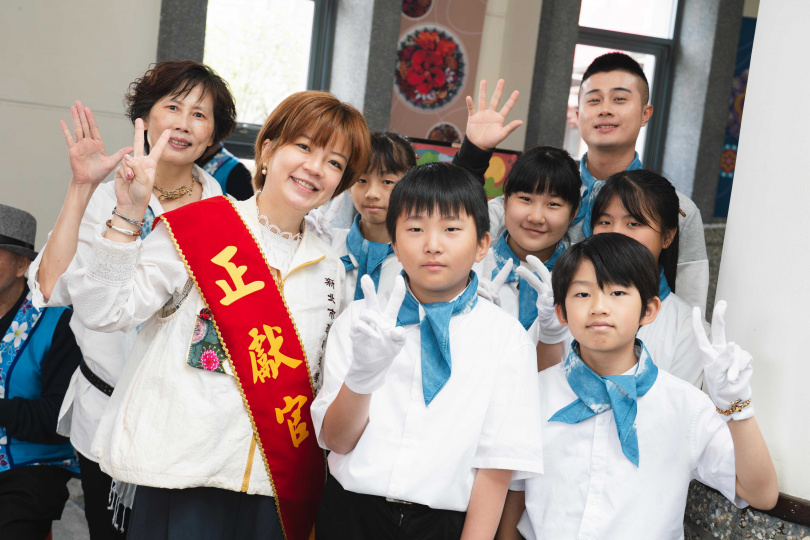 天穿日祭天儀式由三峽客庄五寮國小學生參與，傳承傳統客家文化儀式。（圖片提供／新北市客家事務局）