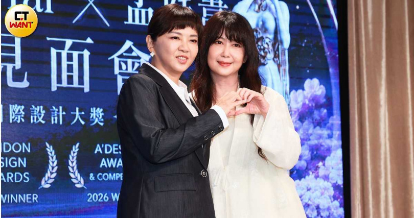 孟庭葦攜製作人戴利玲出席記者會。(圖/常朝貴攝)