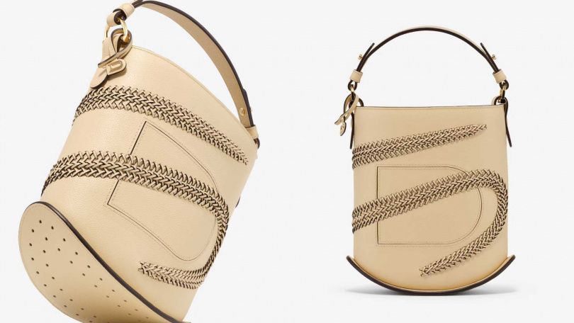 Delvaux Pin Mini Bucket 包（沙丘色）／127,500元（圖／品牌提供）