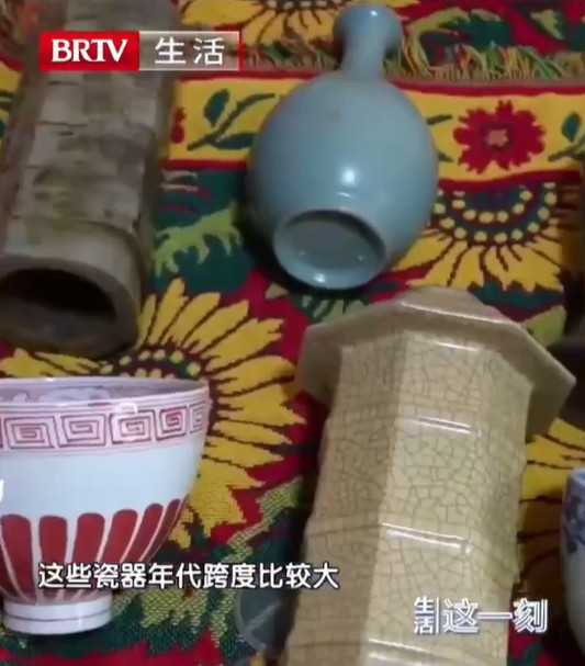專家鑑定發現，老翁收藏的古玩幾乎都是假的。（圖／翻攝自微博）