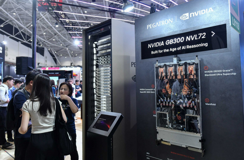 中國今年對部分稀土金屬實施出口管制，報復美國加徵關稅，影響全球電子業運作，圖為今年台北國際電腦展，和碩在展場展出的伺服器產品。（圖／報系資料照）