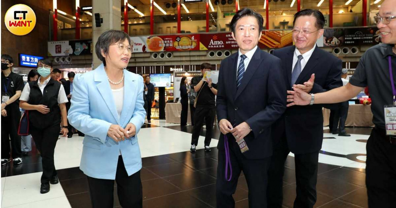 內政部長劉世芳（左）強調建立正向防災文化非常重要。（圖／周志龍攝）