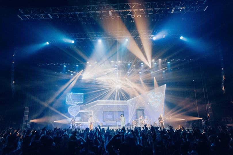 神不擲骰子2年前來台表演,對台灣粉絲的熱情印象深刻。(圖/雅慕斯娛樂提供)