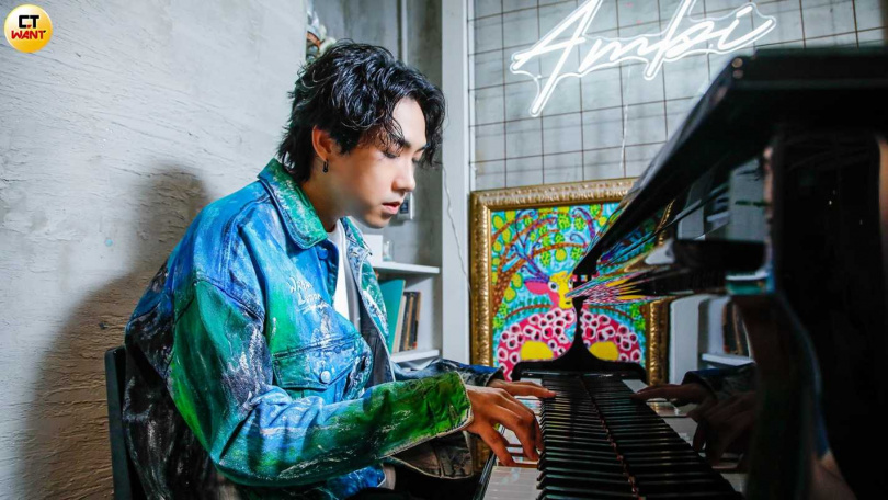 陳守恩謙虛表示簽給吳宗憲後，才算是一隻小指伸進演藝圈內。（圖／趙文彬攝）