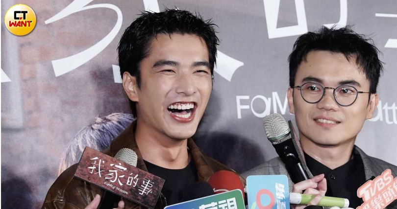 曾敬驊開心拿下獎項。（圖／方萬民攝）