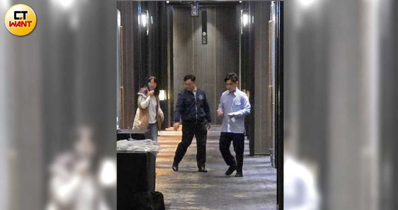 海委會下轄海巡艦隊官員也前往高雄「晶綺盛宴」歡送會。（圖／CTWANT攝影組）