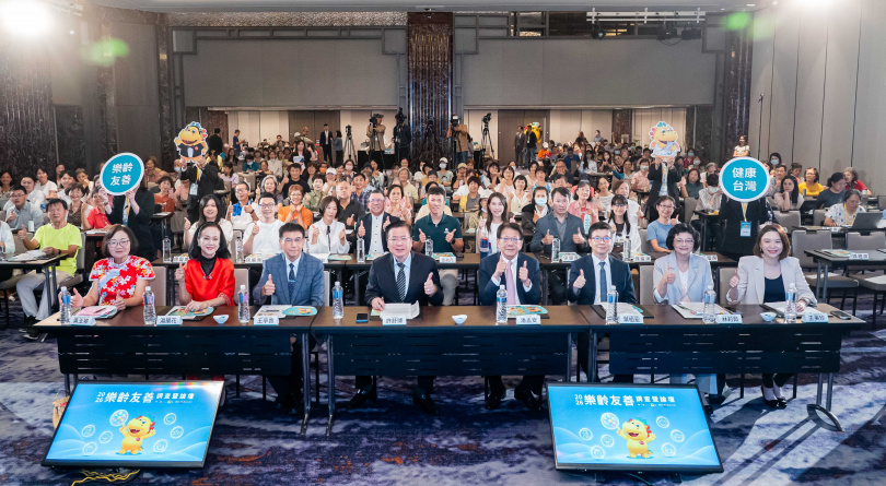 台灣人壽樂齡友善論壇座無虛席，近300位民眾關心樂齡飲食健康。（圖／台灣人壽提供）