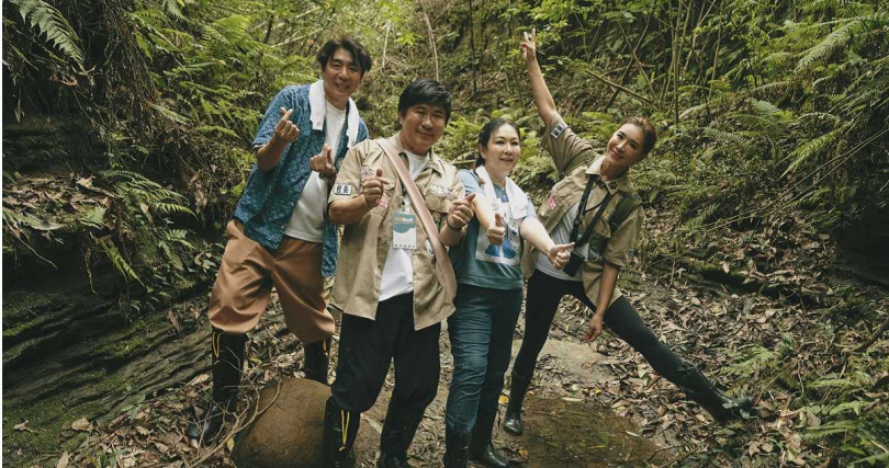 胡瓜帶著梁赫群與張秀卿一同前往秘境龍王峽谷。（圖／客家電視台提供）