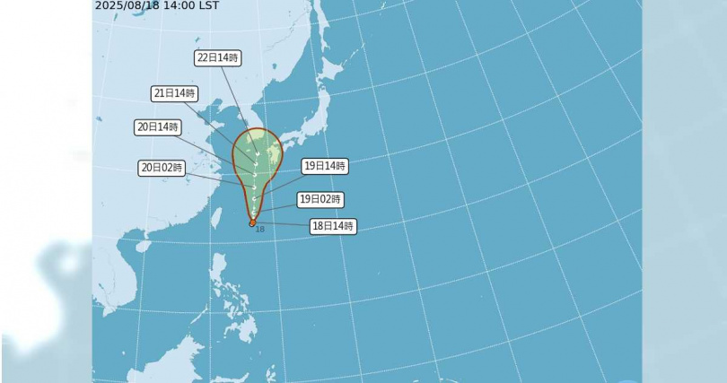 氣象署表示,熱帶性低氣壓TD15,未來向北朝琉球群島移動。(圖/翻攝自氣象署官網)