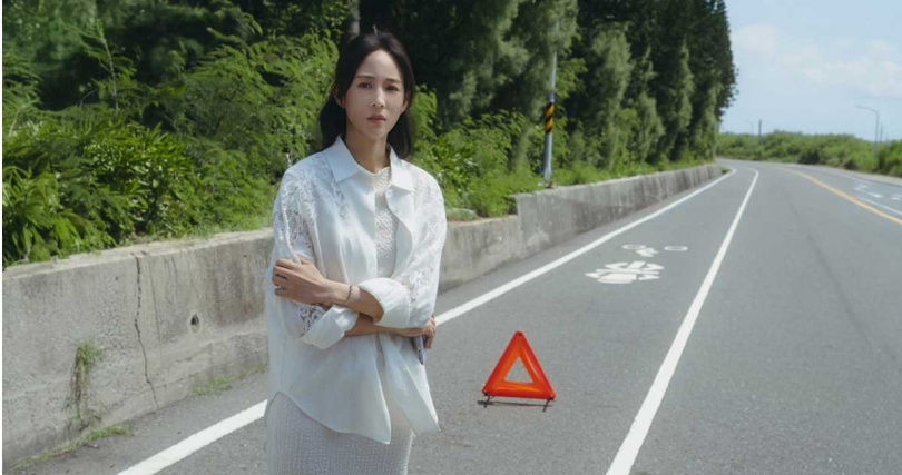 張鈞甯為了到澎湖拍戲備妥各種防曬用品。（圖／米神國際提供）