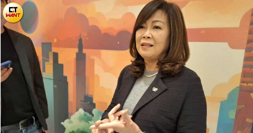 張麗莉表示，目前交易市場因限貸令造成一片混亂，建商和消費者為了貸款成數和違約金變成對立關係，衍生許多消費糾紛。（圖／林榮芳攝）