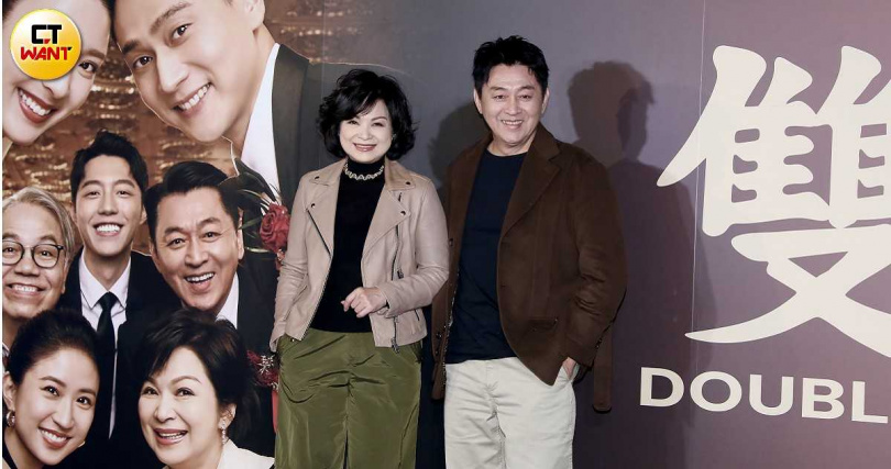 楊貴媚與庹宗華在《雙囍》演出一對老死不相往來的離婚夫妻。(圖/侯世駿攝)