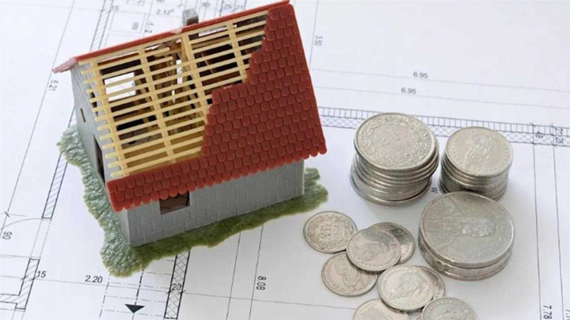 有網友認為即便月薪達到10萬元,實際可支配所得仍會被還款吃掉將近3分之2,只要遇到收入波動或突發支出,財務壓力就會瞬間失控。(示意圖/取自Pixabay)