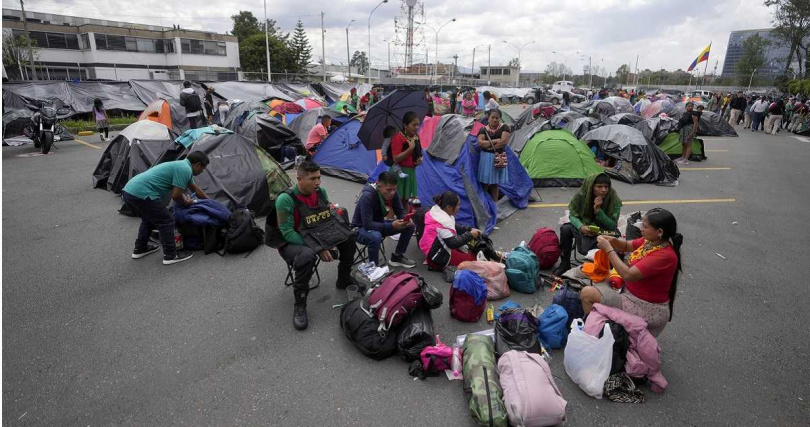 美國總統川普與哥倫比亞總統裴卓展開口水戰後，白宮宣布哥倫比亞已同意接收所有北美驅逐的非法移民。（圖／達志／美聯社）  
