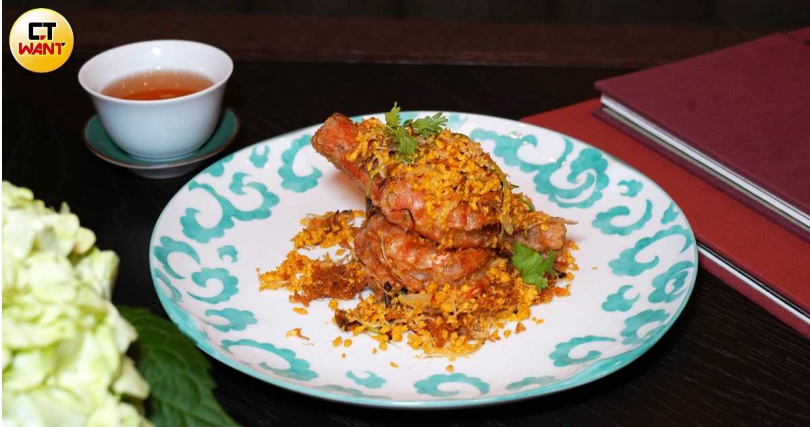 蛋香濃郁、鹹鮮交融的「桂花蛋香明蝦」。（圖／魏妤靜攝）