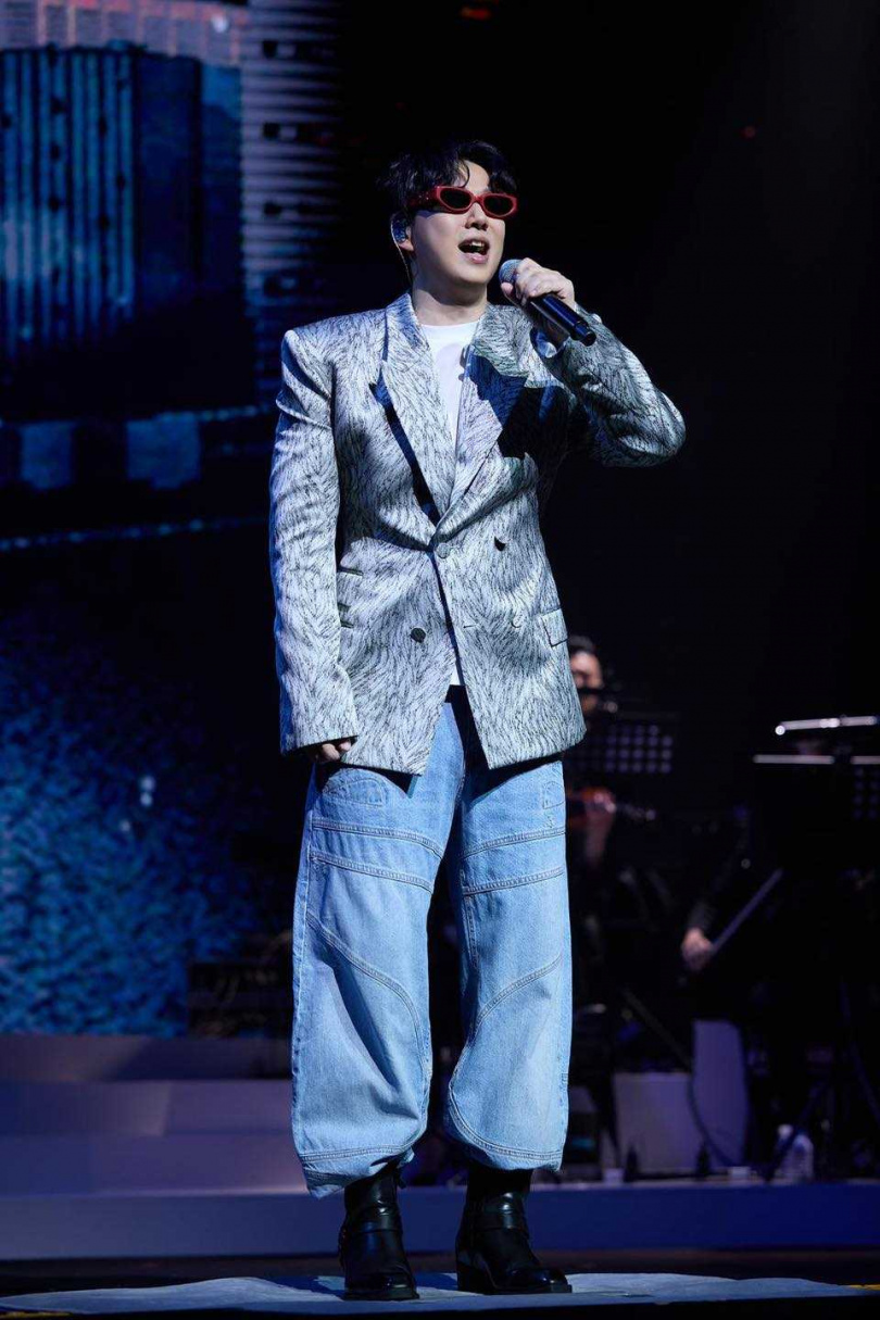 阿信恰巧找到自己的偶像蕭煌奇。（圖／翻攝自蕭煌奇臉書）