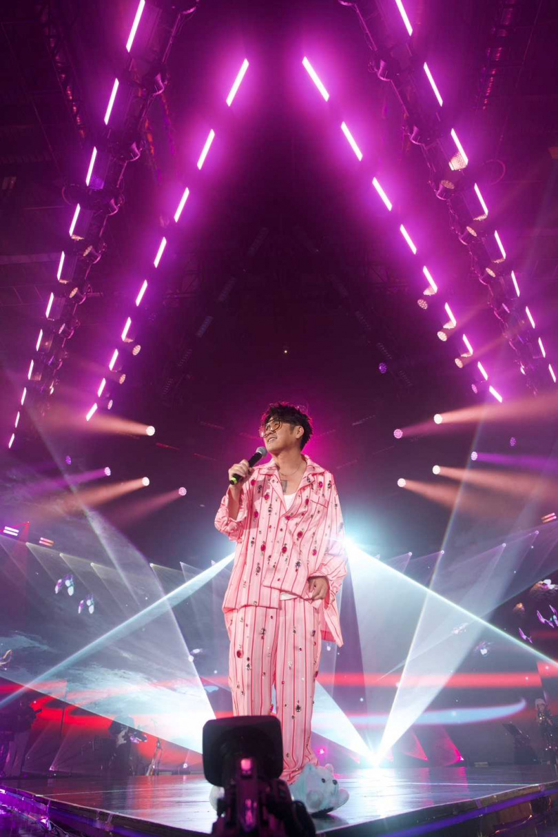 曹格2026《打開耳朵聽我說》巡迴演唱會於上周末在上海震撼揭幕。(圖/滾石提供)