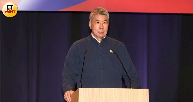 孫文學校總校長張亞中表示，若外界對鄭麗文訪陸申請補助款有疑慮，孫文學校願出資埋單。（圖／CTWANT攝影組）