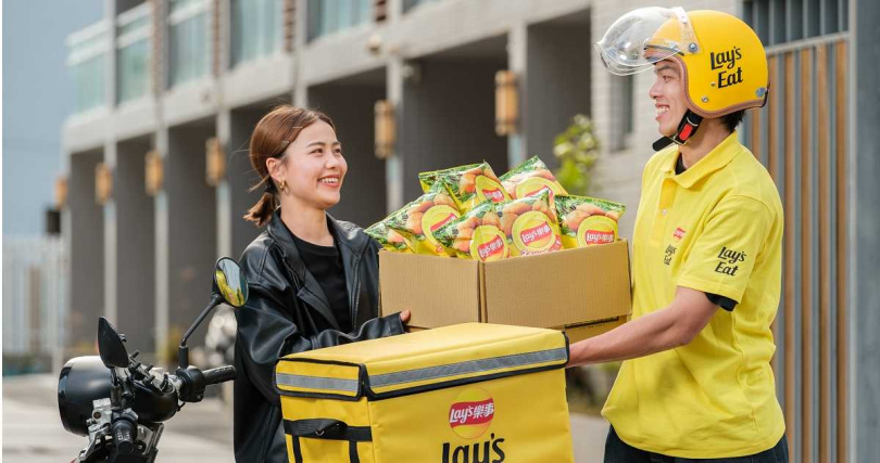 樂事為「24小時鮮採直送」新系列限時打造車隊。（圖／樂事提供）