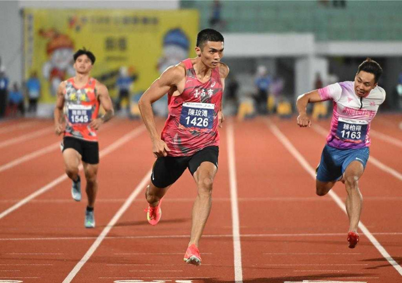 陳玟溥在全運會男子田徑百公尺短跑，決賽跑出9秒95壓線勇奪金牌。（圖／114年雲林全運會籌備處提供）