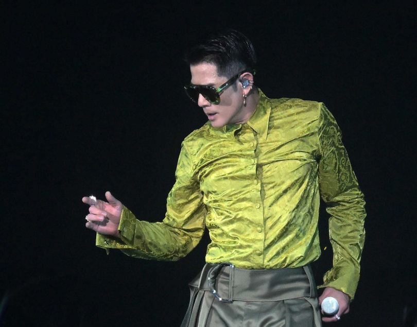 剛過60歲生日的郭富城體力依舊驚人，邊唱邊跳仍活力十足。（圖／爵士娛樂、iMe TW提供）