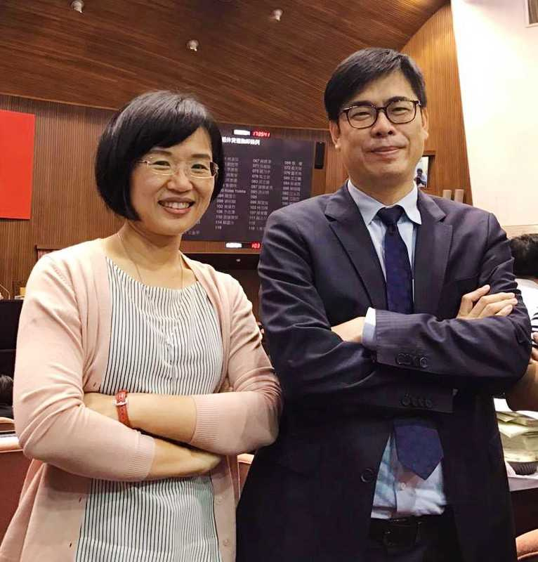 陳其邁讚蘇巧慧15度獲公督盟優秀立委，長期關心文化與教育，強調她是帶領新北前進的最佳人選。（圖／陳其邁臉書）