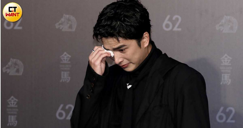 孝順的曾敬驊講到父母又哭出來。（圖／本刊攝影組）