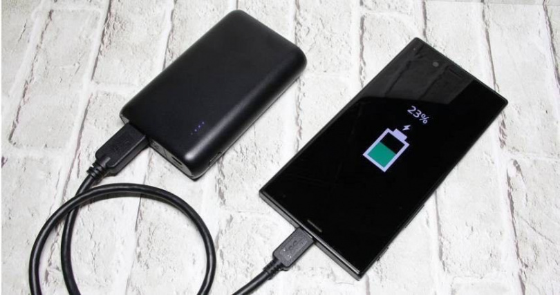 行動電源百百種，爆炸事件時有所聞，引發民眾心生疑慮。（ 示意圖／Unsplash）