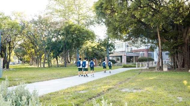 城南之心計畫—東區勞工服務中心廣場改造,綠美化提升。(圖/臺中市政府都市發展局提供)