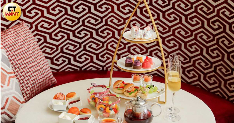 精緻的下午茶甜點能讓感情升溫。