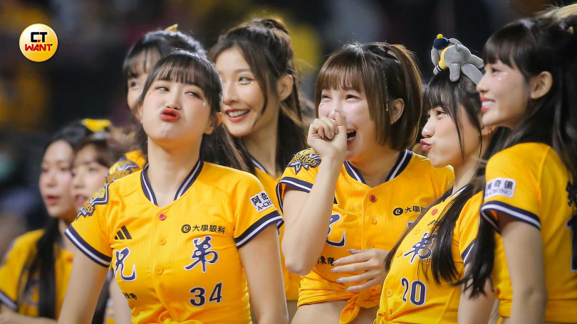 邊荷律生氣嘟嘴回擊。（圖／侯世駿攝）