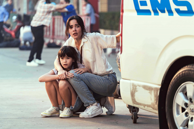 《曼谷淪陷》泰國影后Yaya新片飾演警探妻子，為幼女不惜激戰魔物。（圖／威視提供）