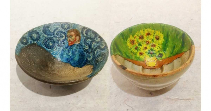 蔡樹康獨創大漆調和瓦灰修補後再以大漆繪畫的印象派大師作品。（圖╱吳德亮攝）