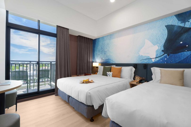 「福容徠旅澎湖」9、10月開幕慶期間每房含兩客早餐最低3300元起，福容家會員再享折扣，最低每間只要2904元起。（圖片提供／福容）