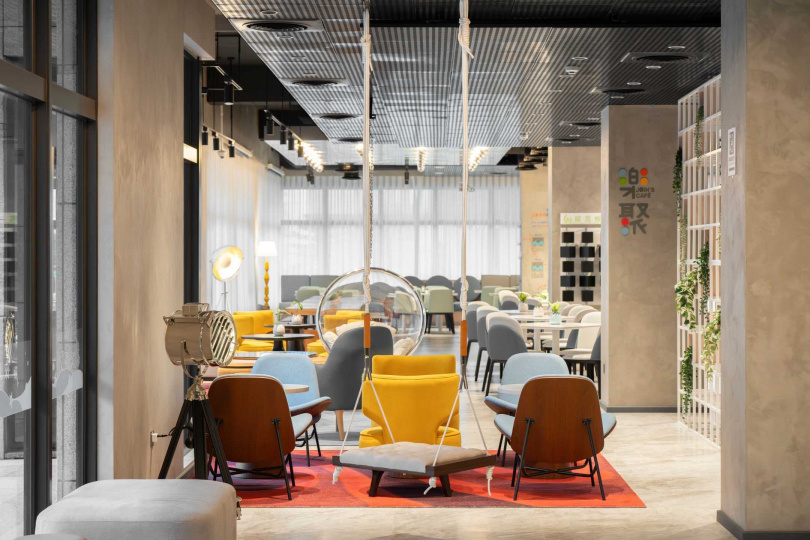 「JOIN’S CAFÉ 」(樂聚餐廳)是旅店的核心餐飲場域，不論早、午、晚、消夜，都有美味餐點讓旅客填飽肚子。（圖片提供／福容）